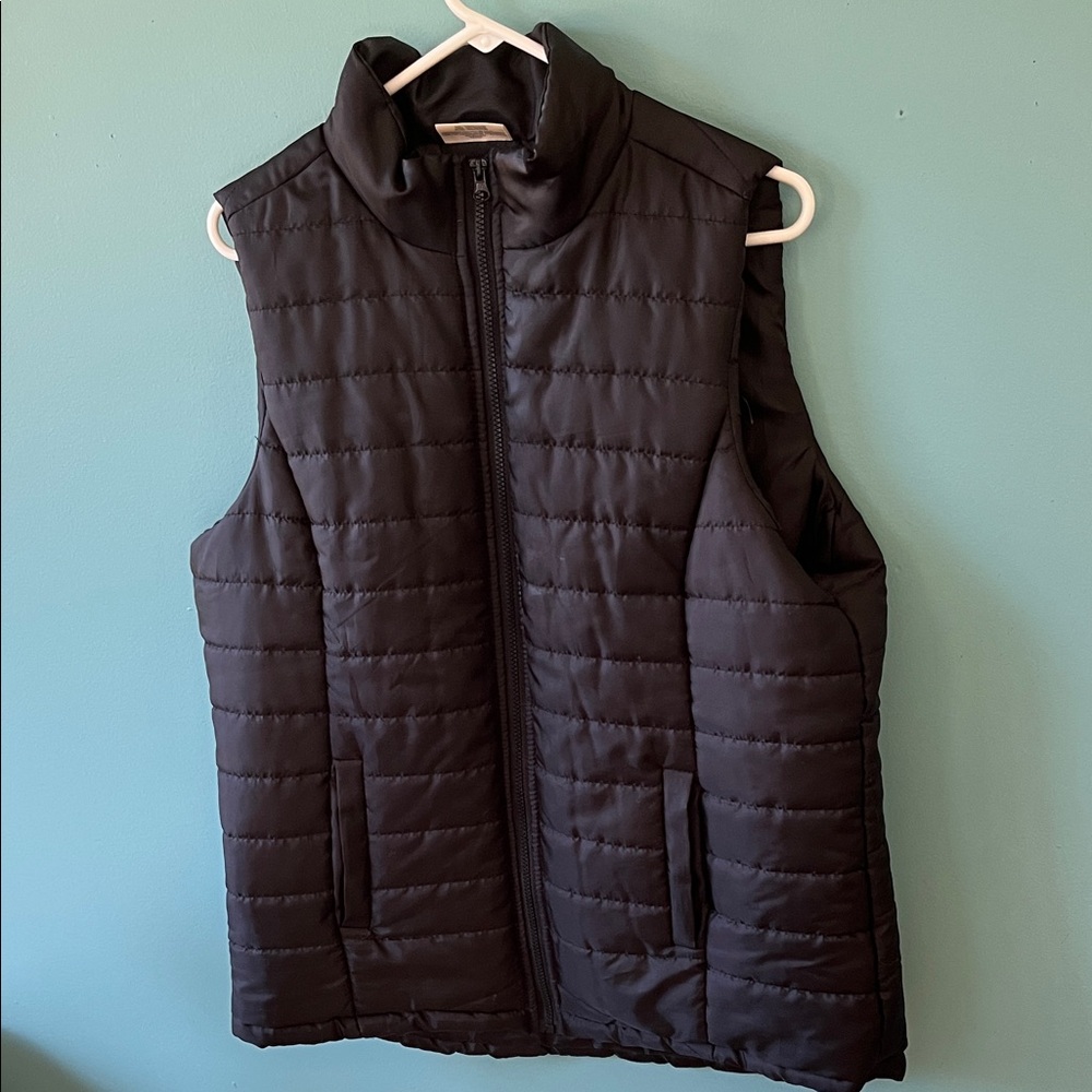 Bobbie Brooks ladies black  Quilted Vest